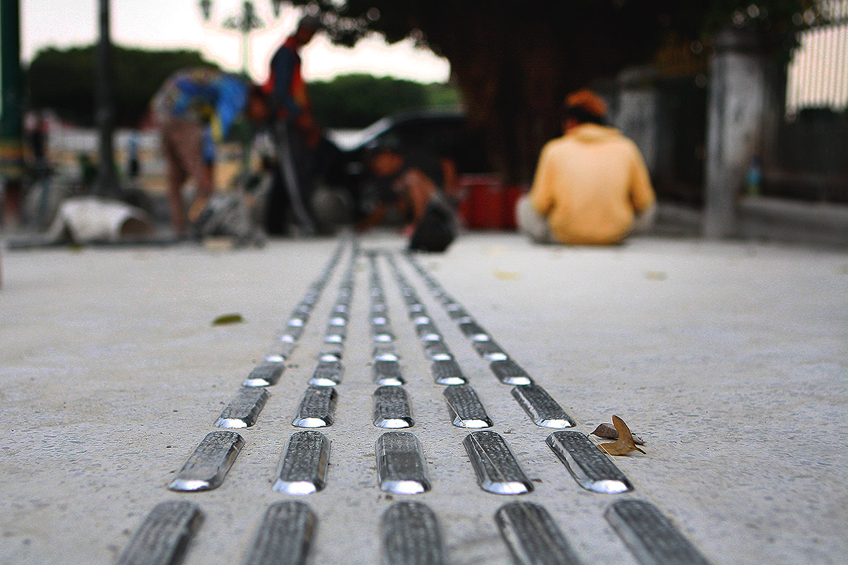 Guiding Block untuk Jalur Tunanetra Langsung Pabrik