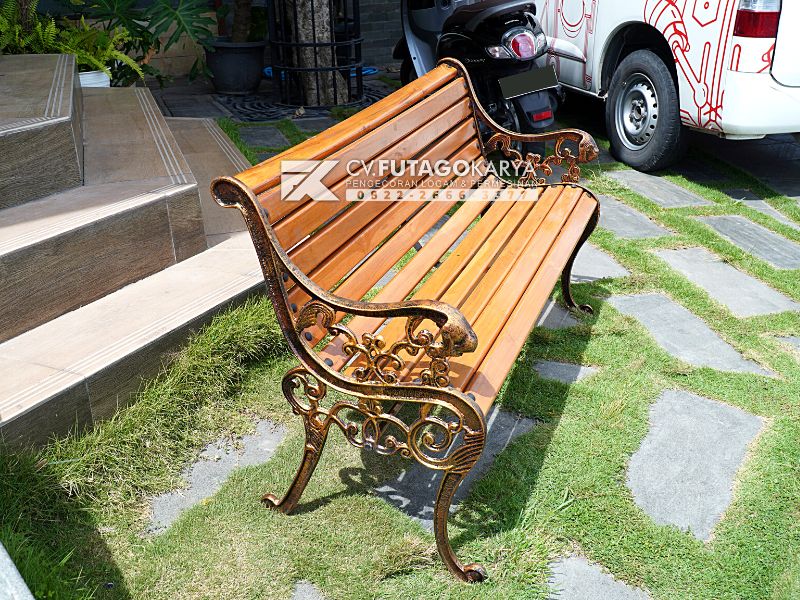 Bangku Taman Besi Cor
