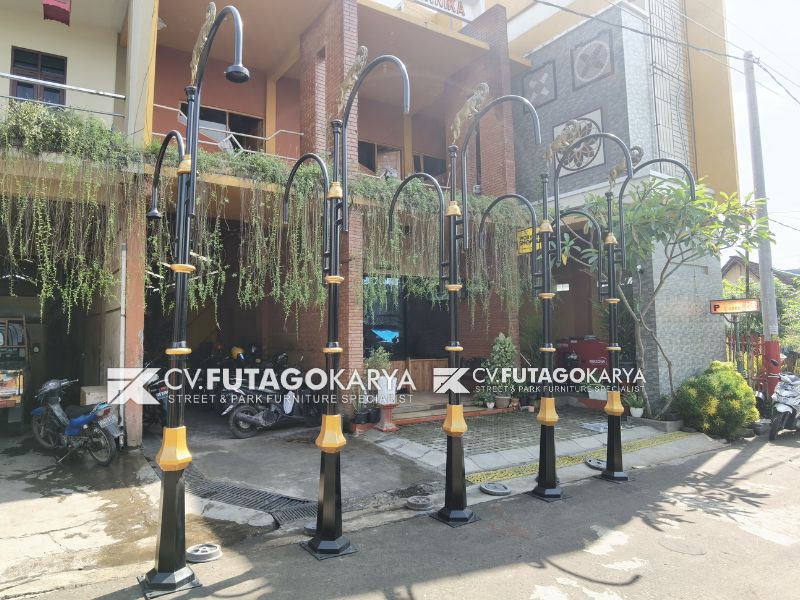Tiang Lampu Jalan Minimalis Bahan Besi