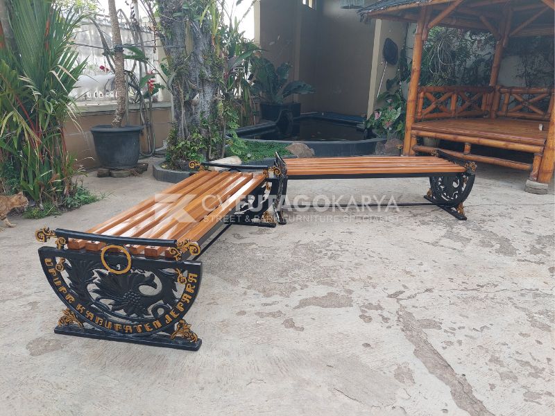 Kursi Besi Panjang Terbaru Pilihan Cerdas