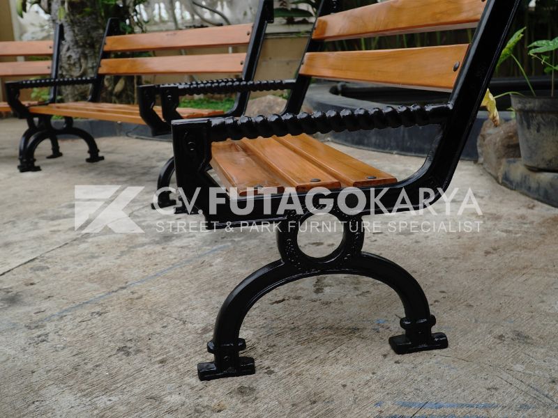 Kursi Taman Besi Minimalis Pilihan Tepat