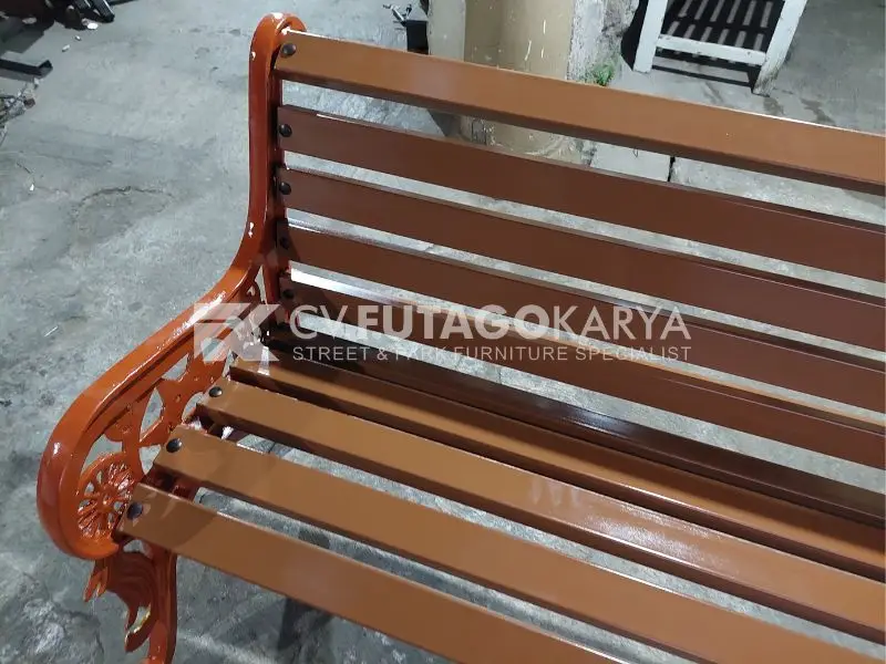 Apa Itu Kursi Taman Cor?