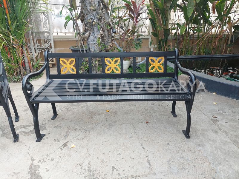 Set Kursi Teras Besi Minimalis Terbaik