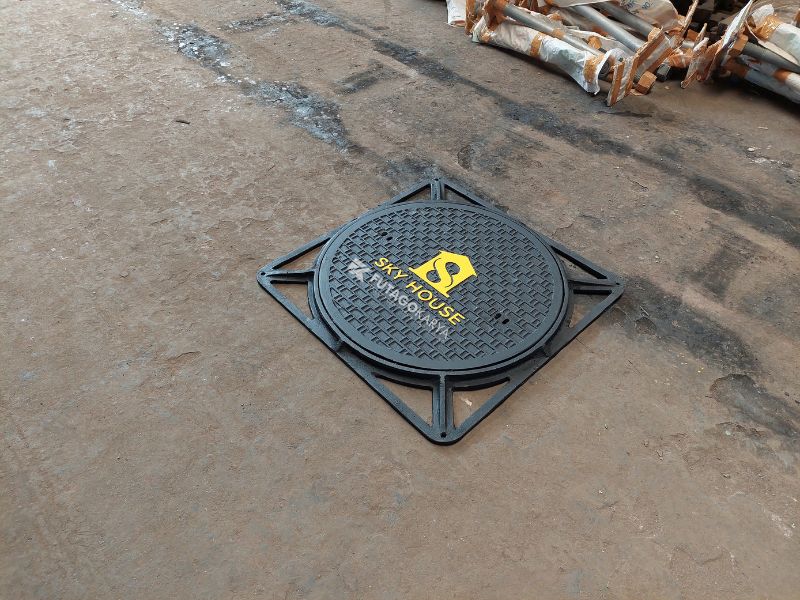Tutup Manhole Solusi Efisien Drainase Anda