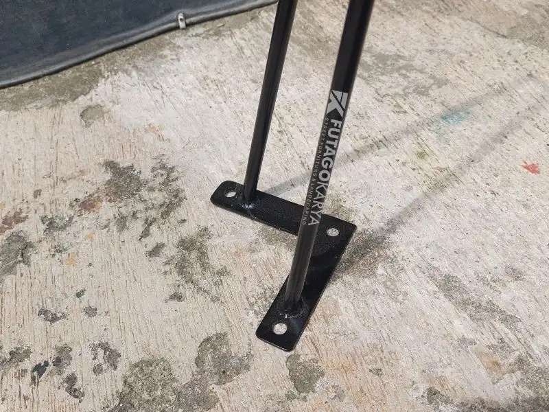 Kaki Meja Hairpin Sentuhan Modern Interior