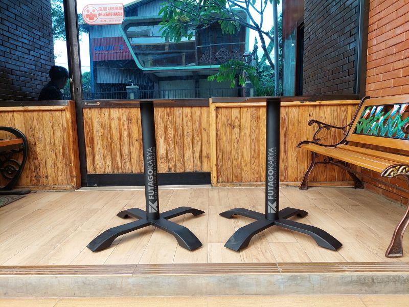 Meja Makan Kaki Besi Solusi Modern Ruang Makan