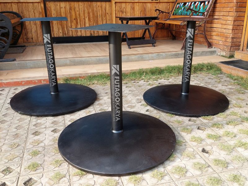 Kaki Meja Bundar Besi Tampilan Modern dan Kokoh