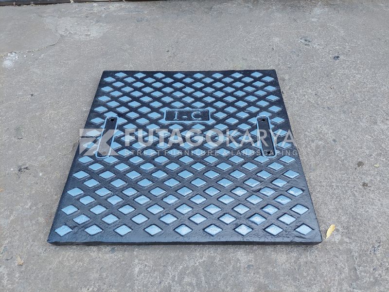 Tutup manhole 