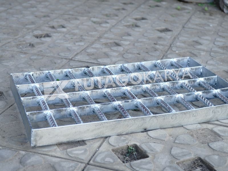 Steel Grating Drainase Kuat dan Tahan Lama