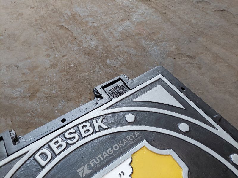 manhole cover cast iron