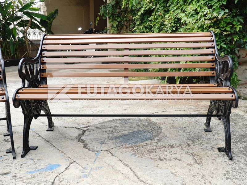 Bangku Taman Besi Terbaik untuk Estetika Taman