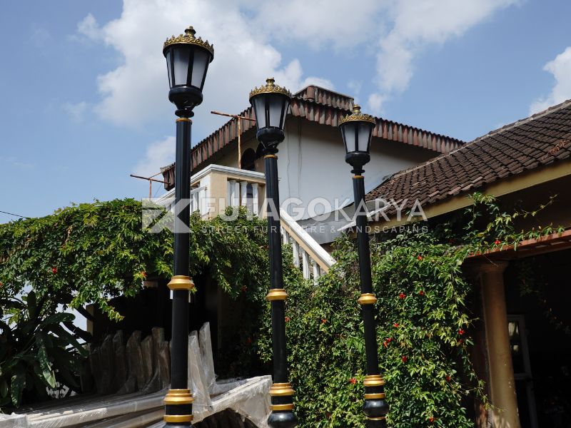 Lampu Taman Tiang Klasik Outdoor