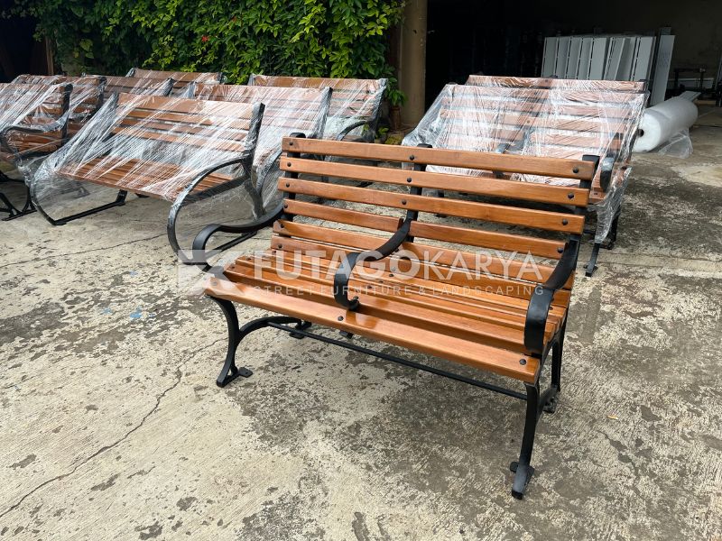 Model Kursi Taman Minimalis Pilih yang Terbaik