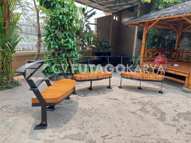 kursi taman kayu unik