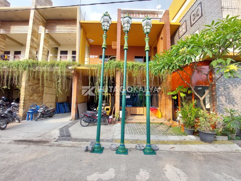 Tiang Lampu Taman Klasik Taman Elegan