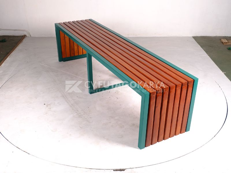 Kursi Taman Kayu Unik