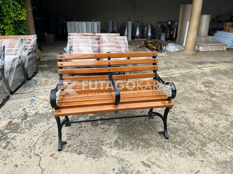 Kursi Taman Outdoor Minimalis