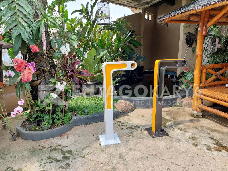 Bollard Trotoar Tiang Pembatas Pinggir Jalan Aman