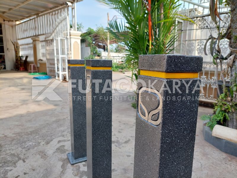 Material bollard jalan