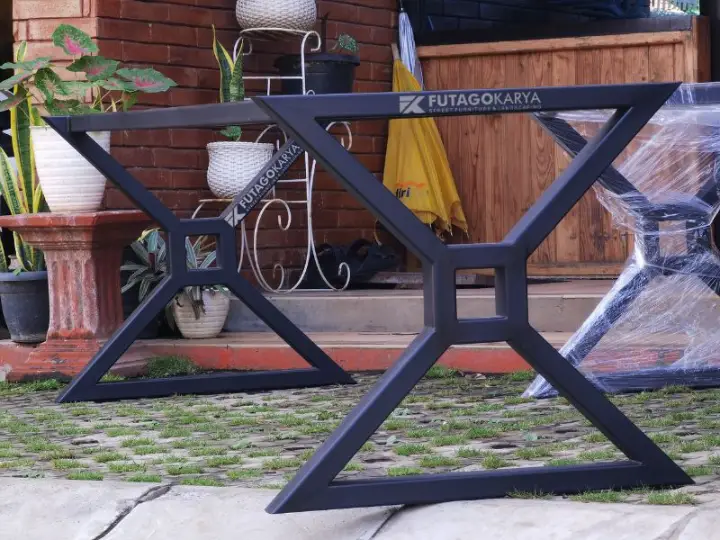 Kaki Meja Besi Hollow Pilihan Tepat Furnitur Modern