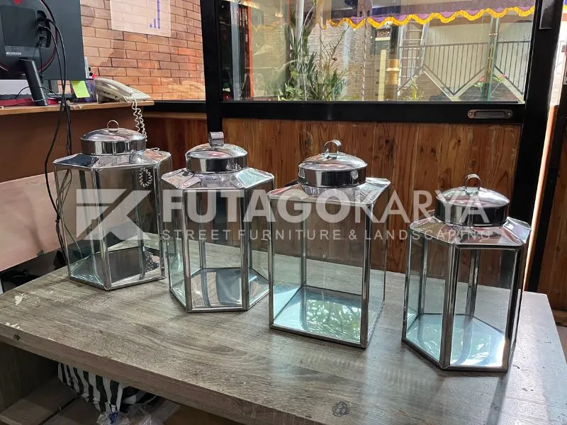 Toples Kerupuk Unik sebagai Dekorasi Meja